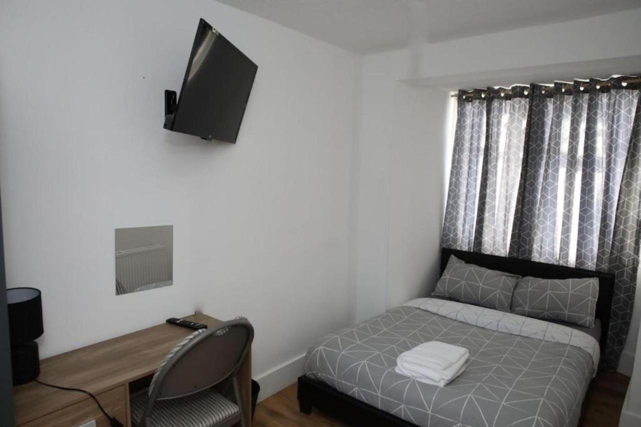 Oyo Timi Holiday Homes Londra Esterno foto