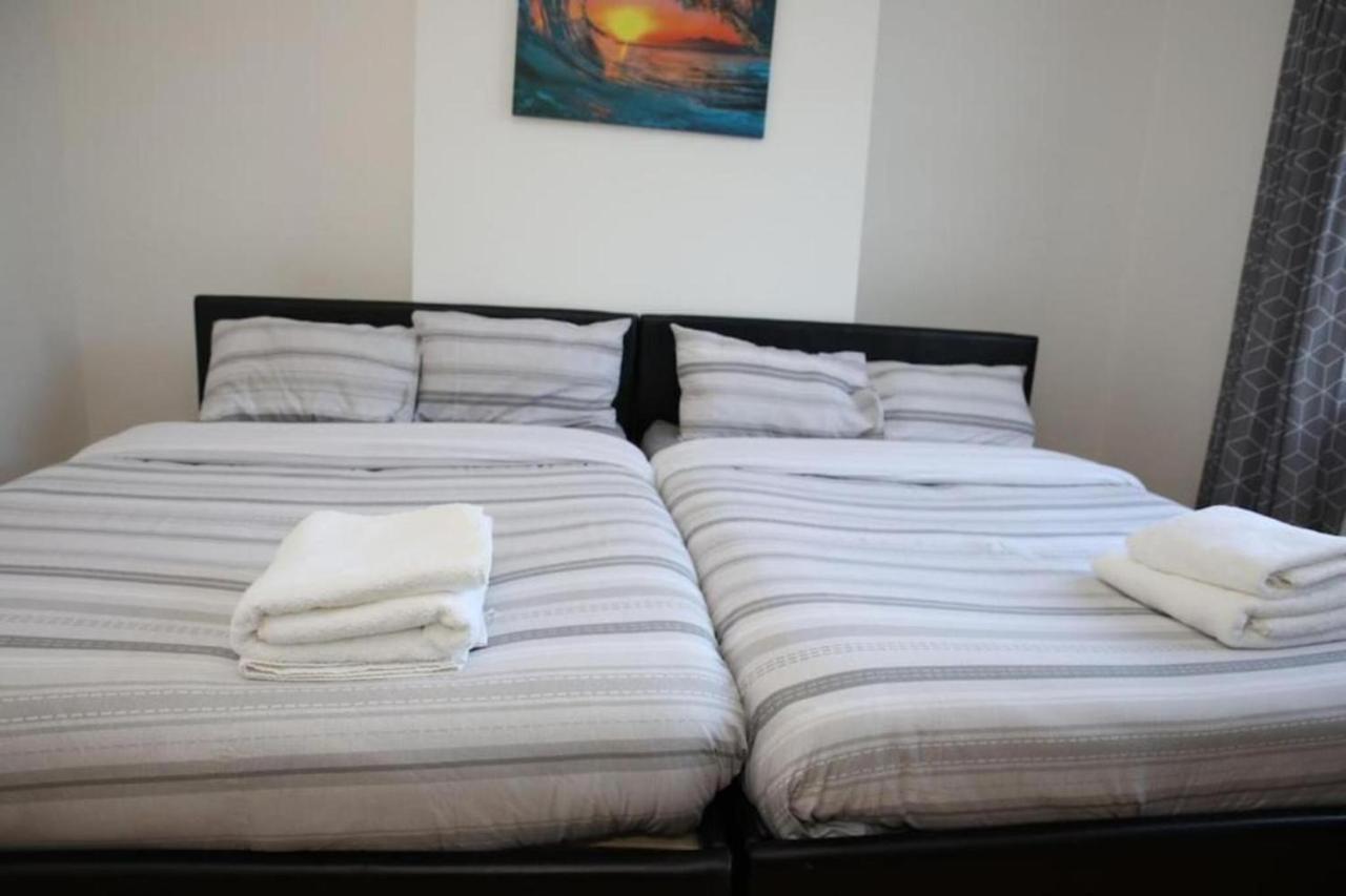 Oyo Timi Holiday Homes Londra Esterno foto