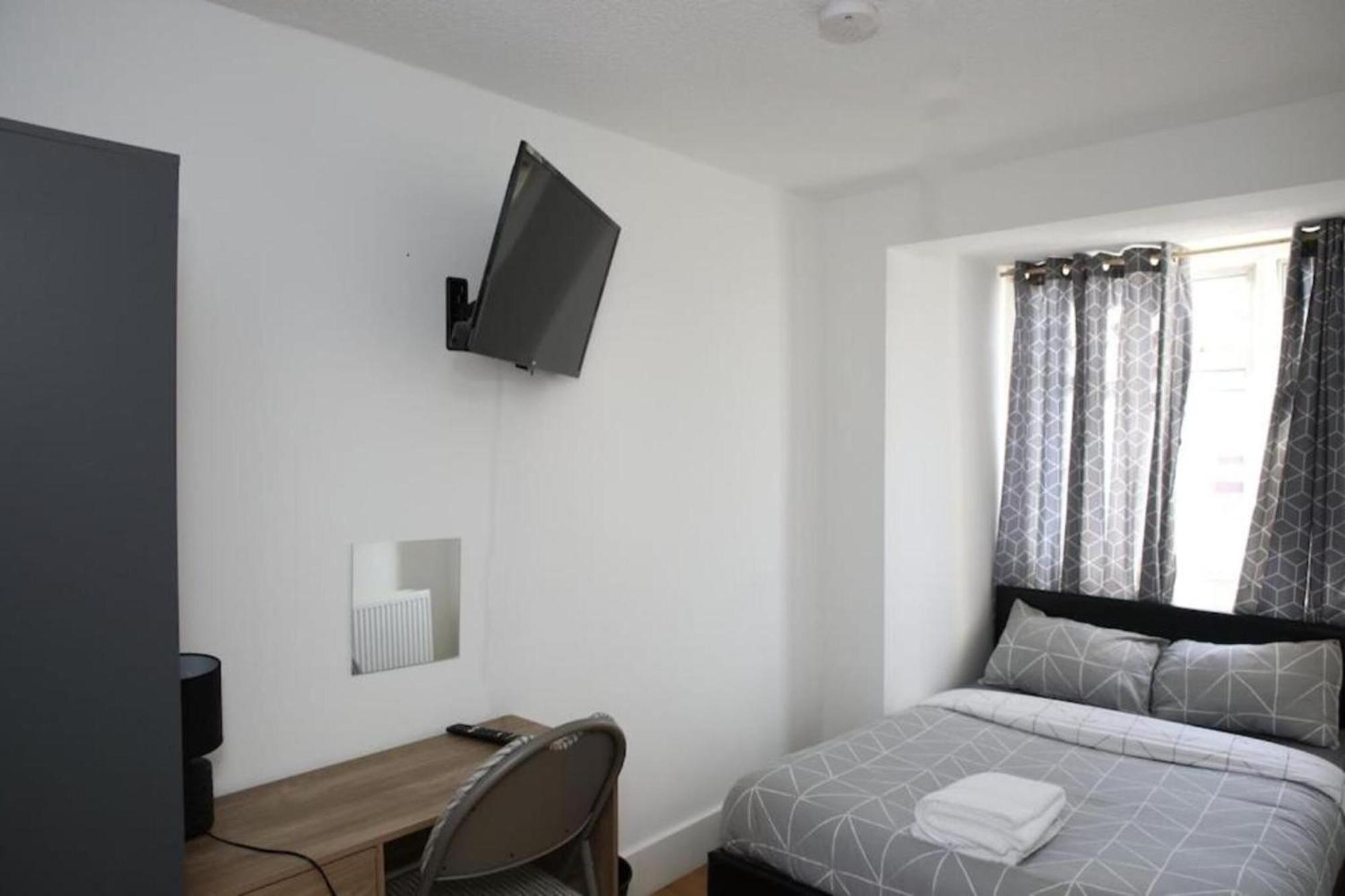 Oyo Timi Holiday Homes Londra Esterno foto