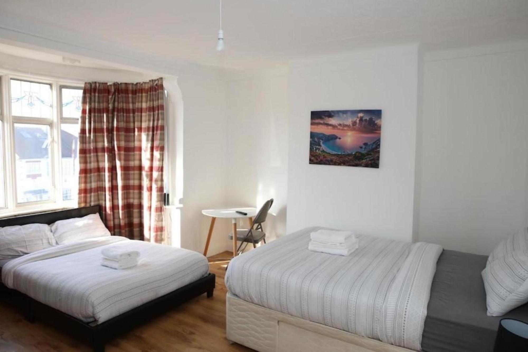Oyo Timi Holiday Homes Londra Esterno foto