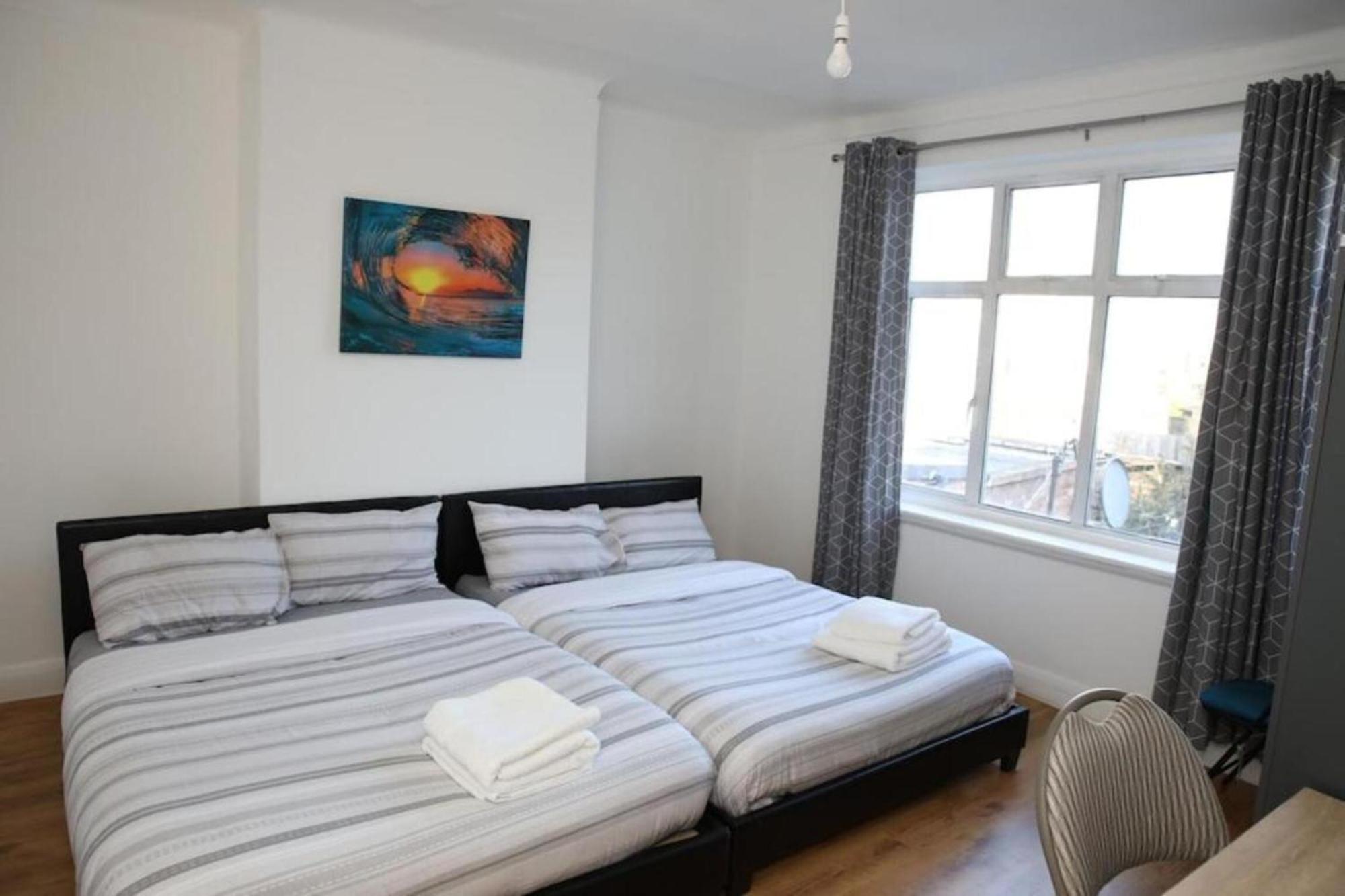 Oyo Timi Holiday Homes Londra Esterno foto
