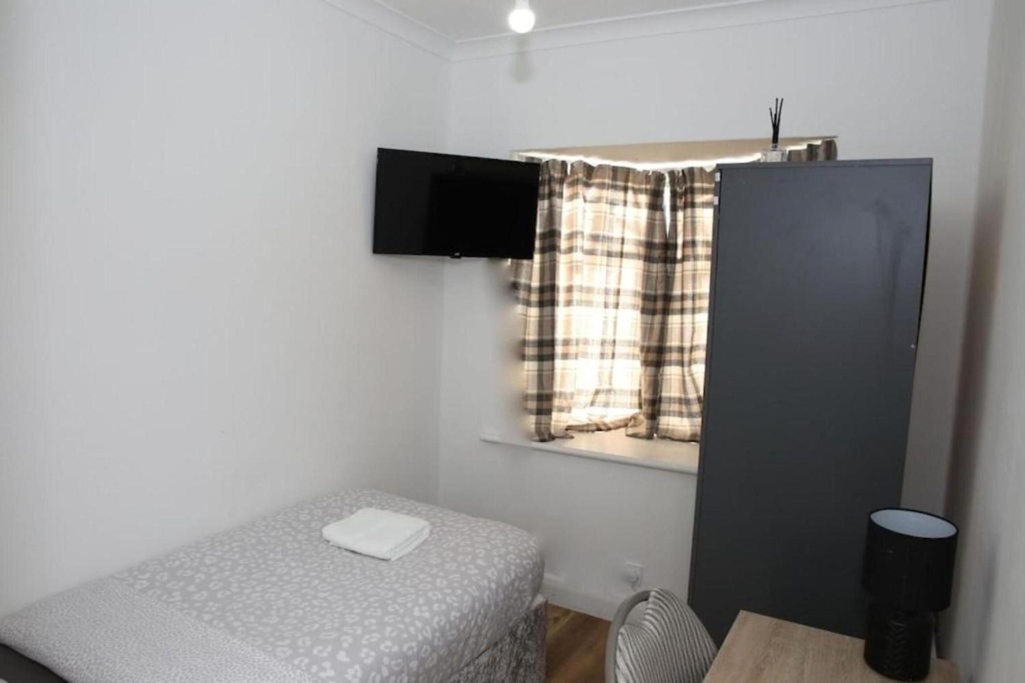 Oyo Timi Holiday Homes Londra Esterno foto
