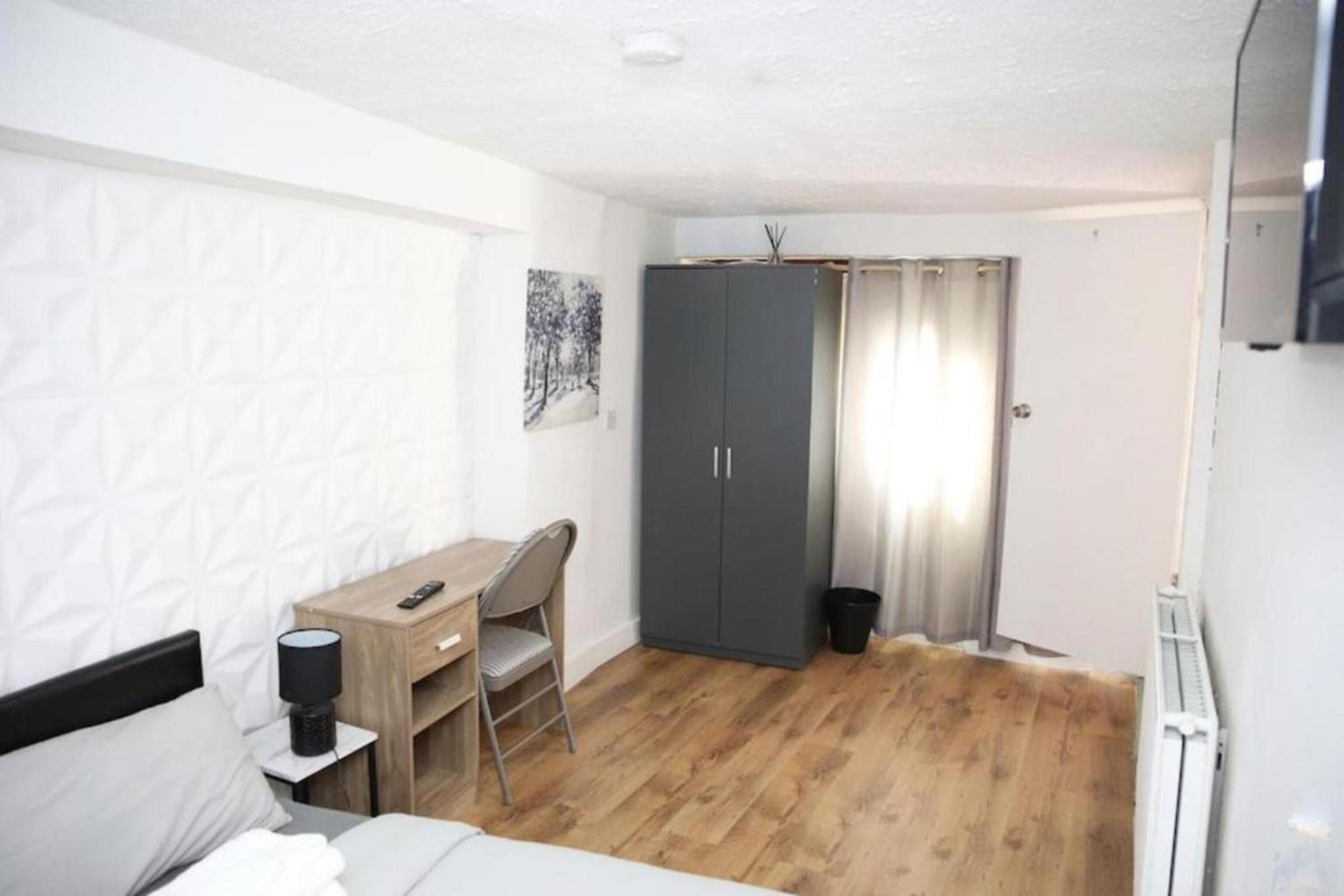 Oyo Timi Holiday Homes Londra Esterno foto
